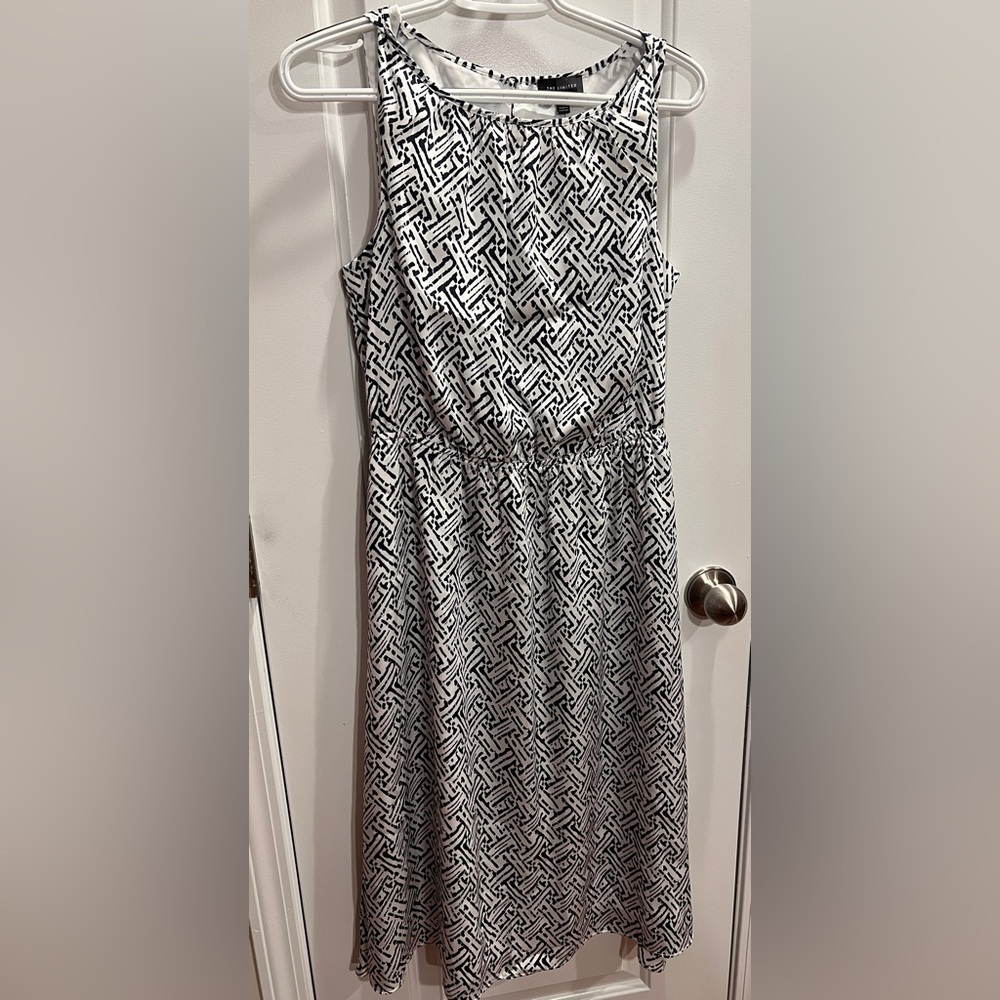 The Limited Sleeveless Patterned Dress